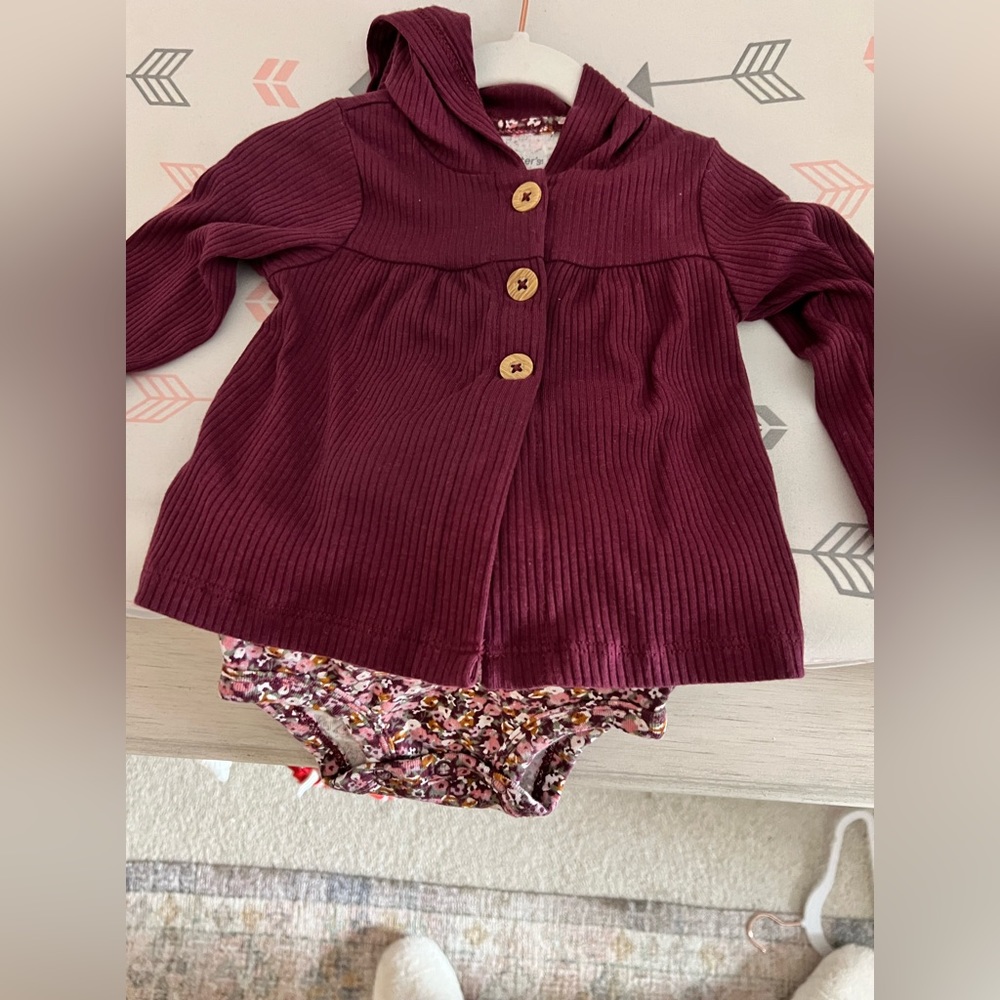*SOLD* 
Carter 9M Set of 3 Baby Outfits